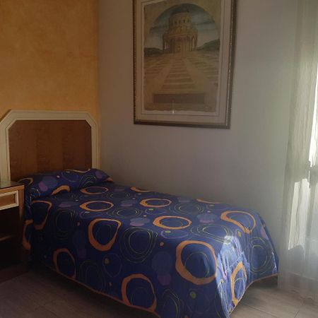 Hostal Conchi Миранда де Ебро Екстериор снимка