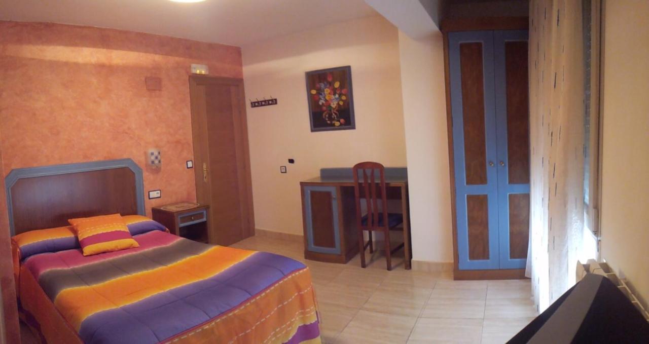 Hostal Conchi Миранда де Ебро Екстериор снимка