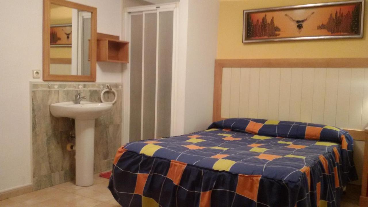 Hostal Conchi Миранда де Ебро Екстериор снимка