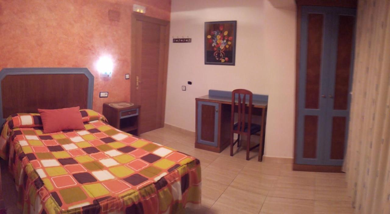 Hostal Conchi Миранда де Ебро Екстериор снимка